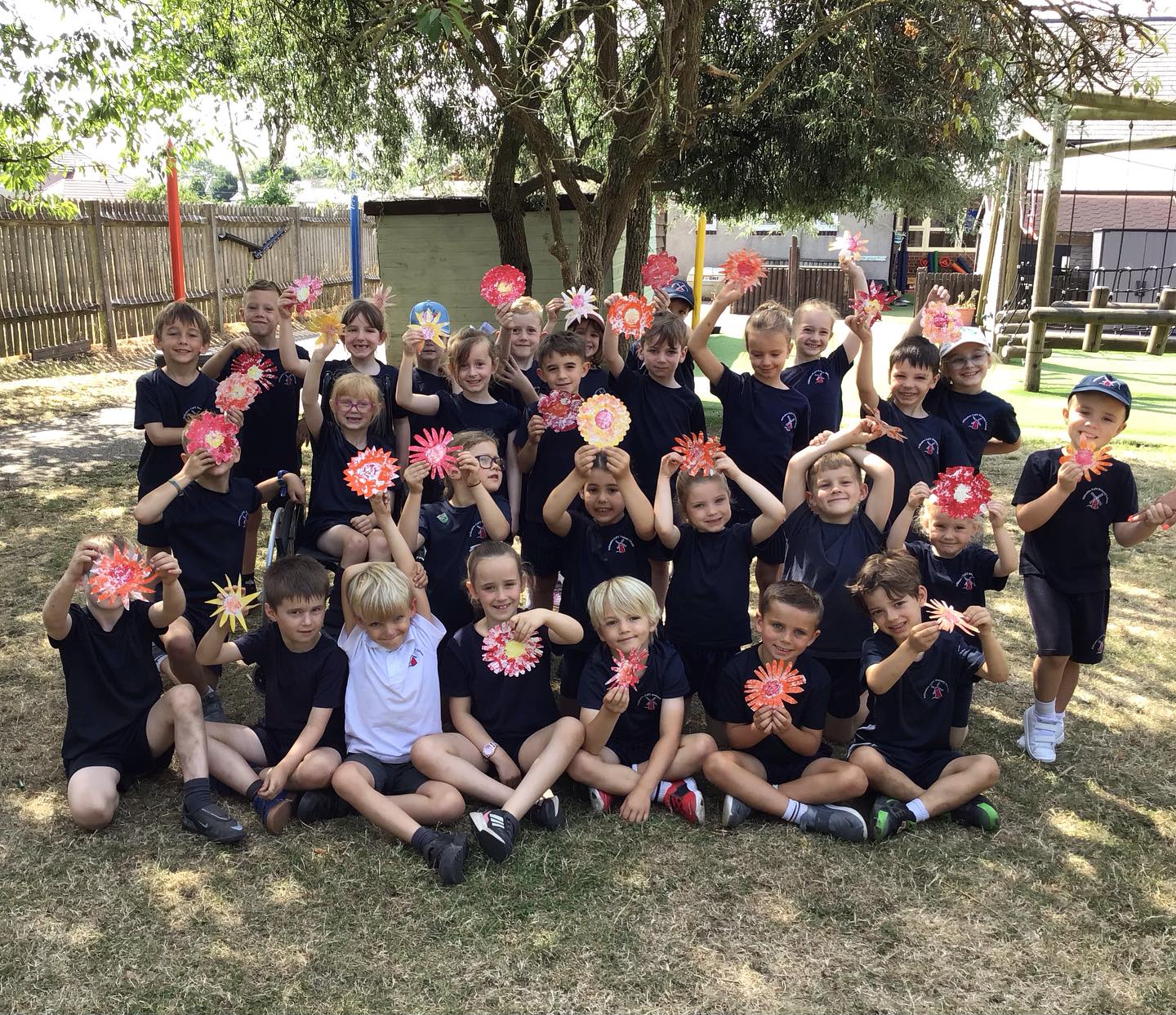 Year 1 are so proud of their Van Gogh inspired flowers which they have been carefully drawing, painting and cutting out in Art 🌺